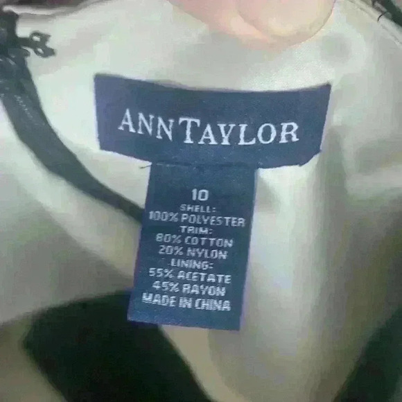 Ann Taylor gown. Sz 10. - Picture 3 of 4